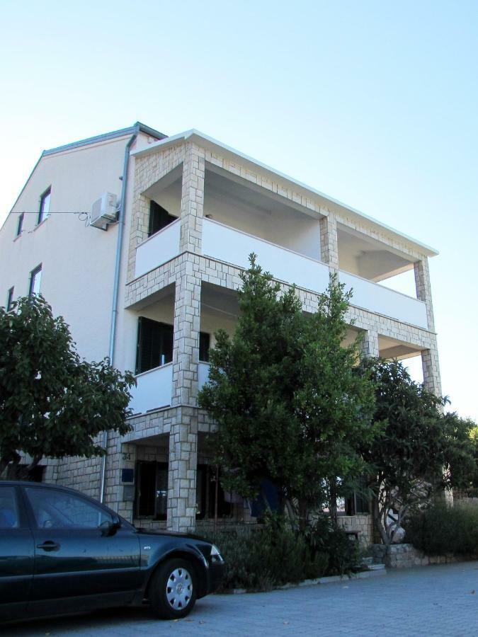 Apartmani Podobnik 克罗诺维察 外观 照片
