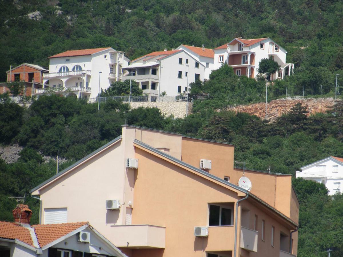 Apartmani Podobnik 克罗诺维察 外观 照片